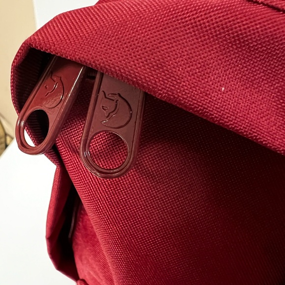 Fjallraven Kanken Scandinavian Classic Large Red Work Travel Reflective Backpack - Picture 9 of 16